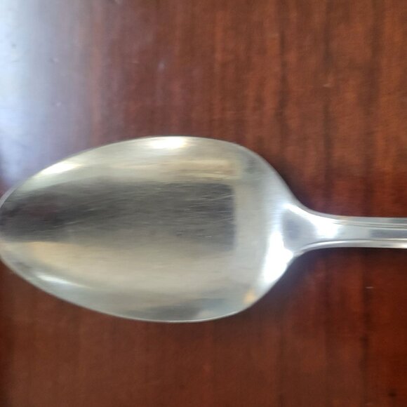 Oneida Tennyson Stainless Steel Tablespoon Flatware Elegant Design Silver Tone V - Picture 2 of 4